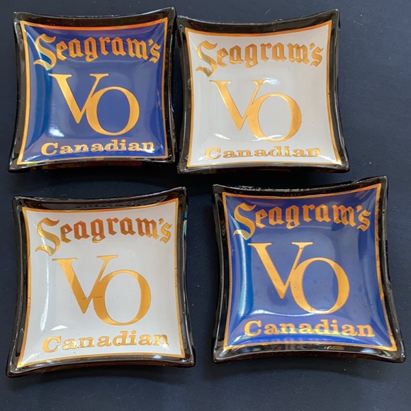 Vintage Seagram’s Canadian Whiskey cocktail dishes in original box. - Picture 3 of 9
